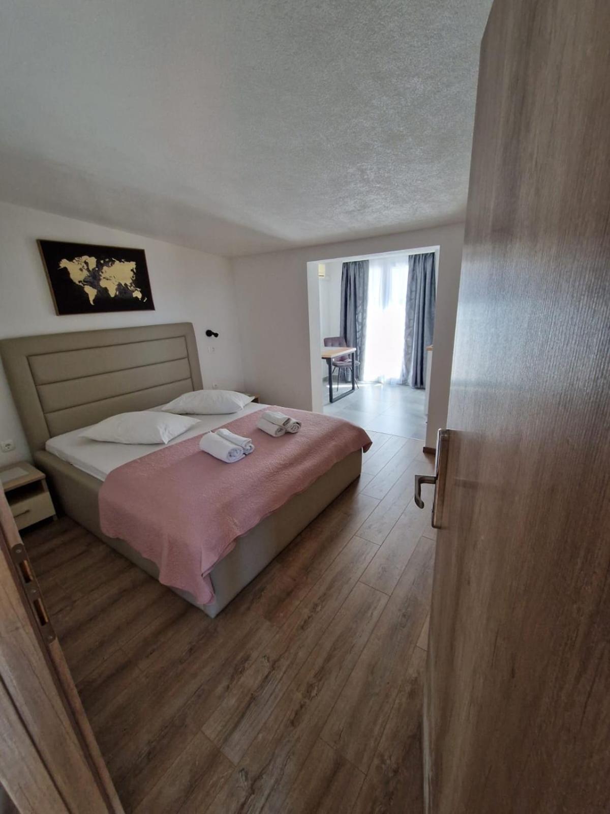 Apartments Petrovic Makarska Bagian luar foto